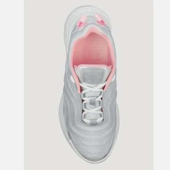 Givenchy Womens Giv 1 Metallic Runner Sneakers Silver $950 (Runs Small)
